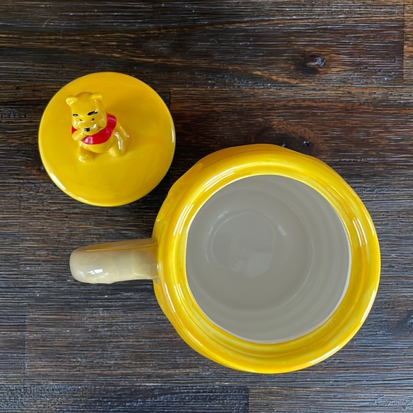 Disney Winnie the Pooh Hunny mug with lid - Picture 3 of 3